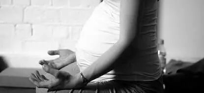 pregnant woman - gratitude meditation pregnancy 